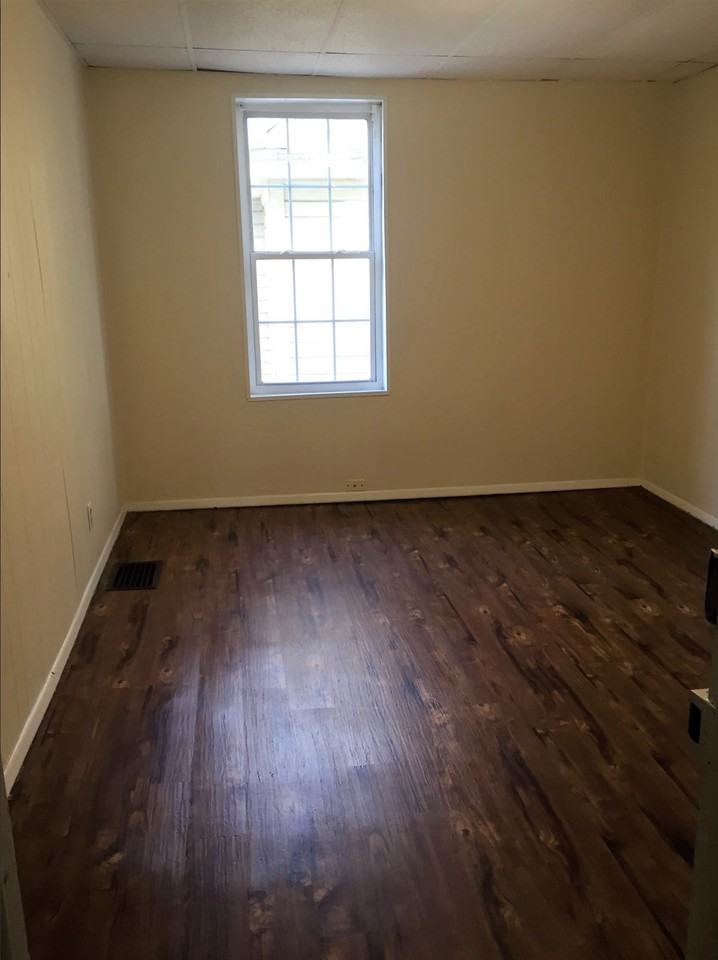 390 Forest Avenue #B - Photo 4 of 8