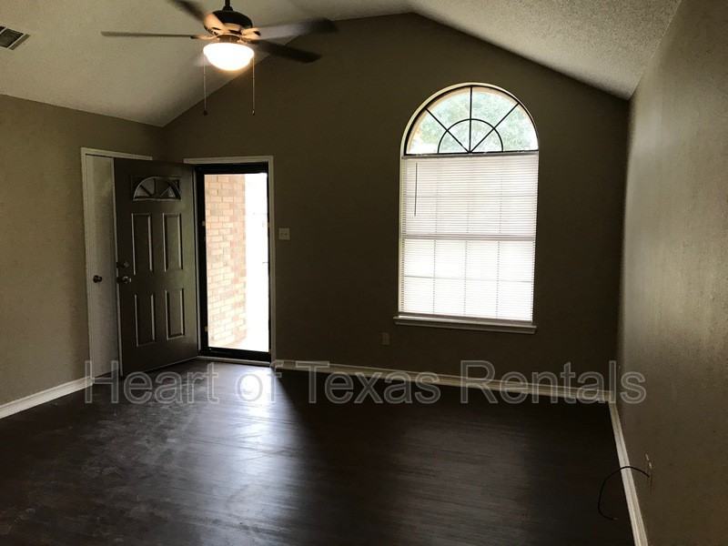 275 Paintbrush - Photo 3 of 11