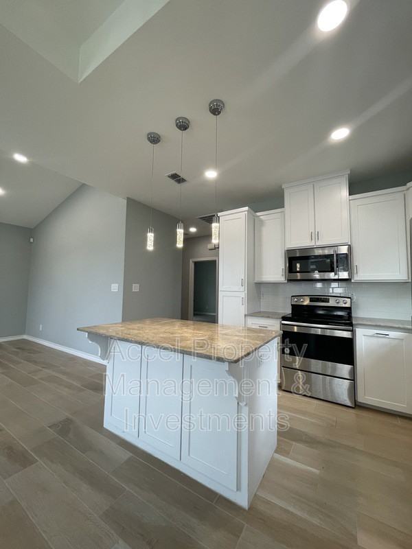 206 Fig Dr #2 - Photo 6 of 15