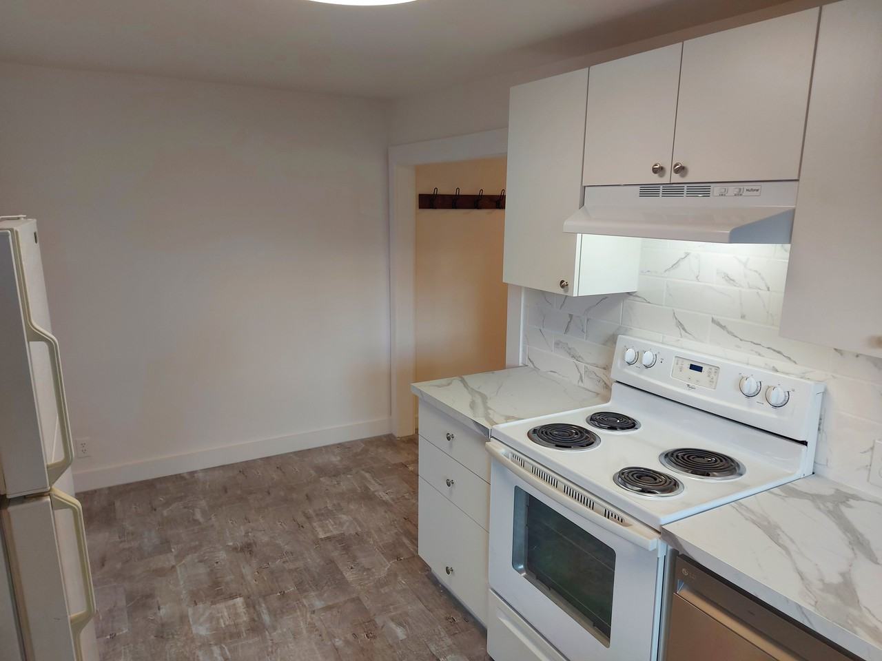 542 Bay Street #3 - Photo 4 of 22