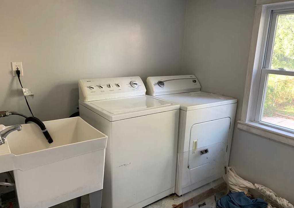 208 Central Ave - Photo 2 of 10