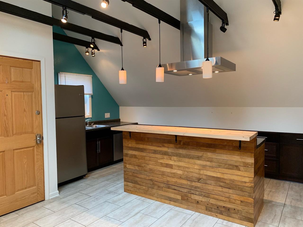 814 E Meinecke Ave #A - Photo 5 of 15