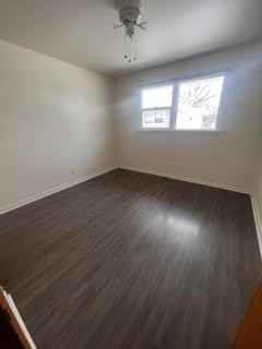 401 College Ave E #2 - Photo 3 of 7