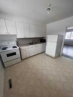 401 College Ave E #2 - Photo 2 of 7