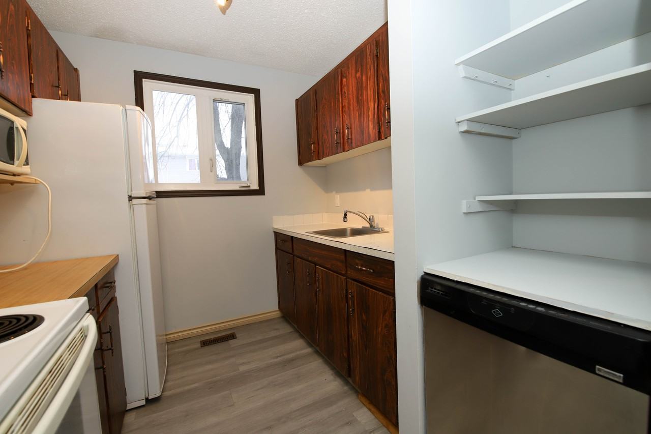 18327 66 Avenue Northwest - Photo 5 of 15