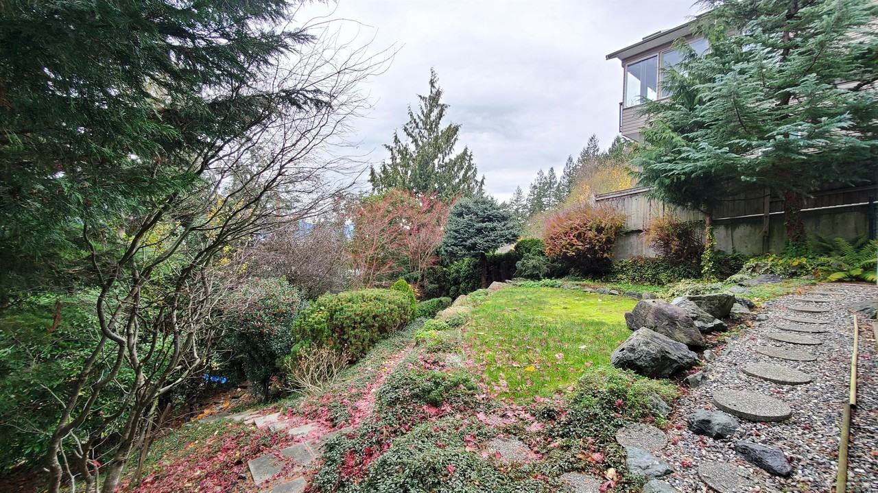 46483 Valleyview Rd #1 - Photo 2 of 10