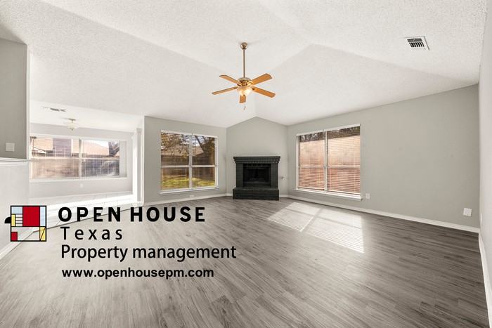 4908 Shady Oak Trl - Photo 2 of 13