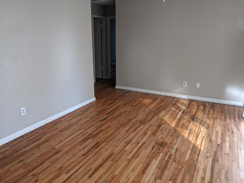 1626 E 43rd St S - Photo 2 of 4