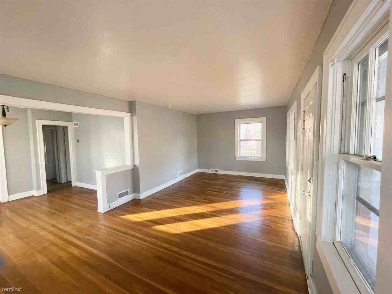 7236 Agnes Ave - Photo 2 of 11