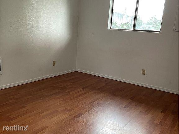 1401 314th Pl - Photo 3 of 5