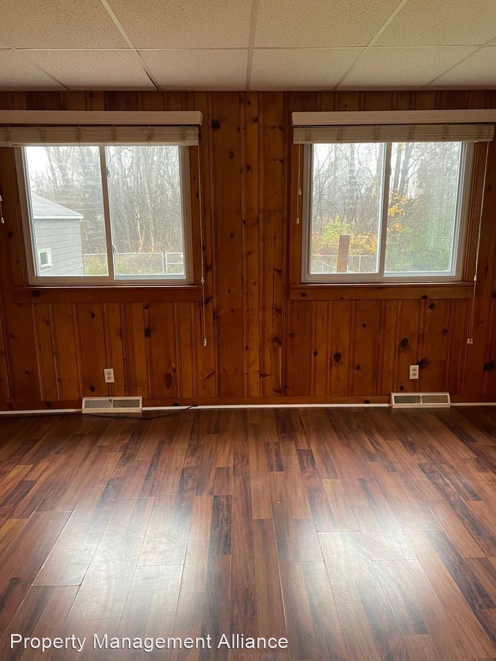 213 Garden City Drive - Photo 3 of 13