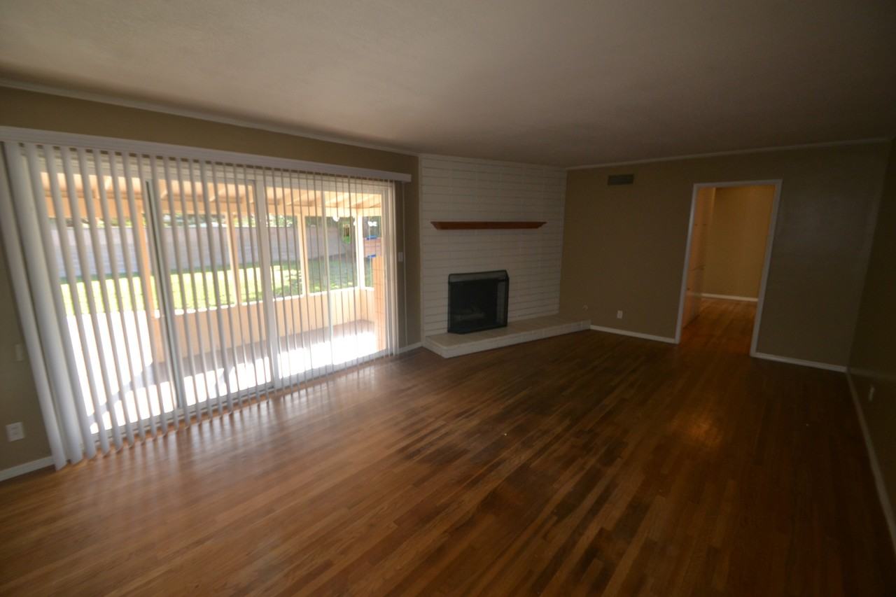 3822 Lealma Ave - Photo 3 of 6