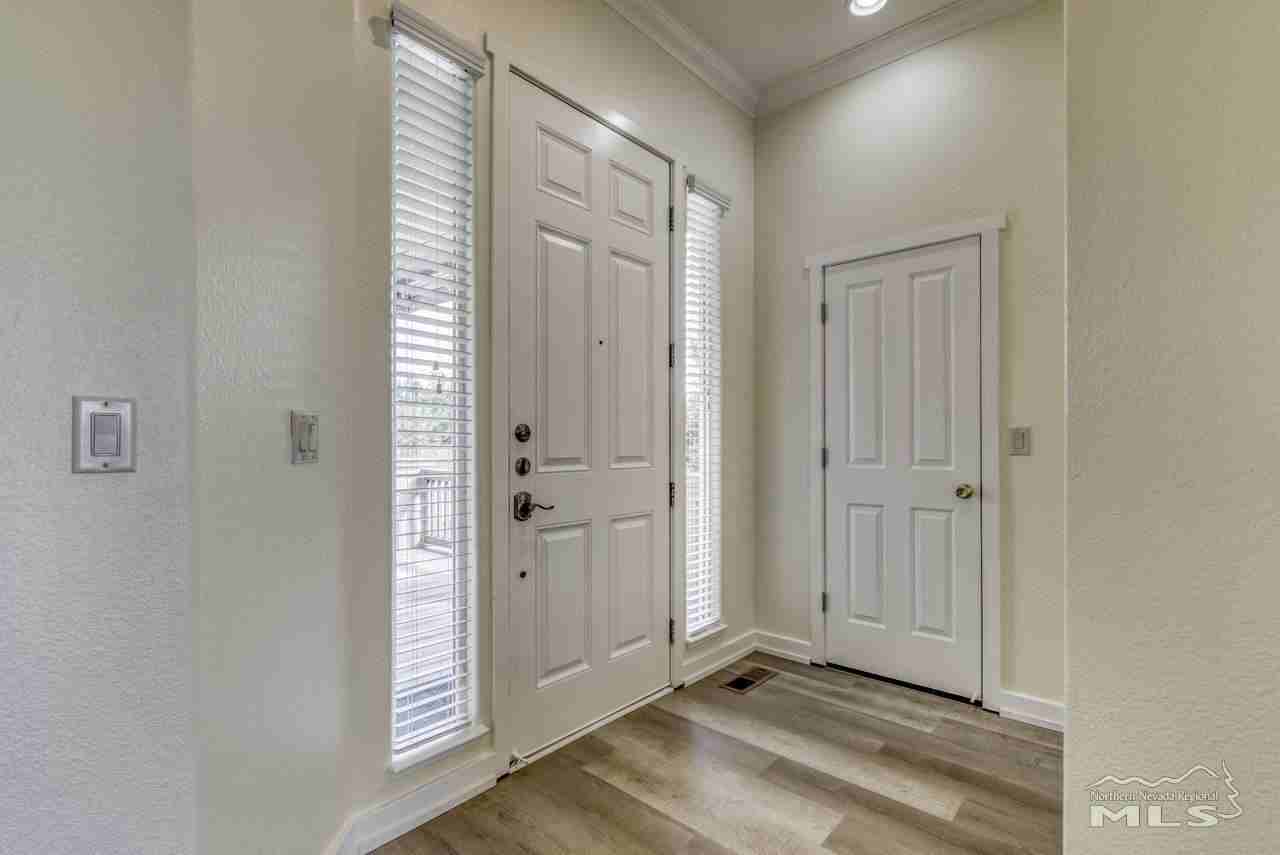 1041 Turnberry Dr - Photo 2 of 21