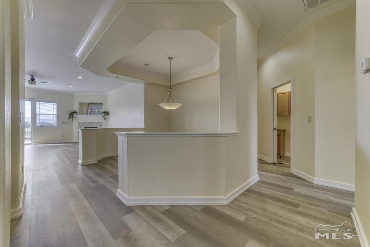 1041 Turnberry Dr - Photo 3 of 21
