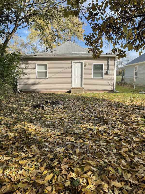 2712 Columbia Ave - Photo 2 of 10