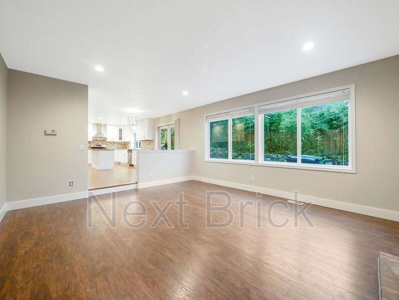 18105 15th Ave W - Photo 3 of 21