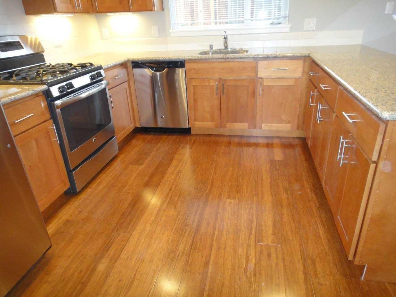 309 Camaritas Ave - Photo 2 of 16