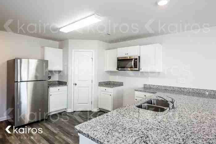 822 Vistamount Path - Photo 3 of 17
