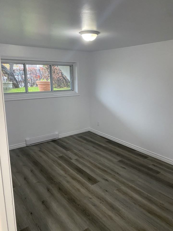 2381 Rue Thierry - Photo 3 of 5