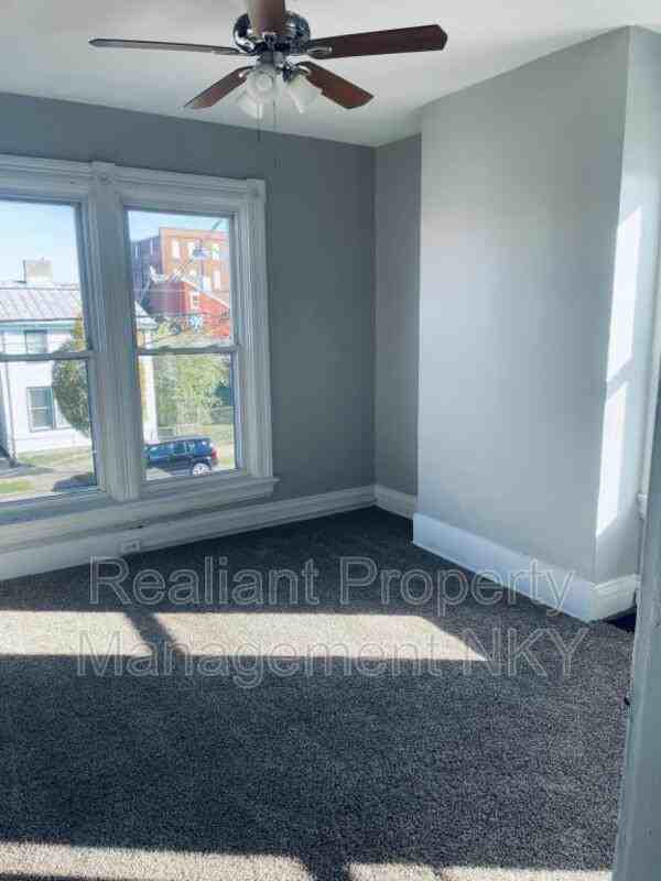 1551 Holman Ave - Photo 2 of 10