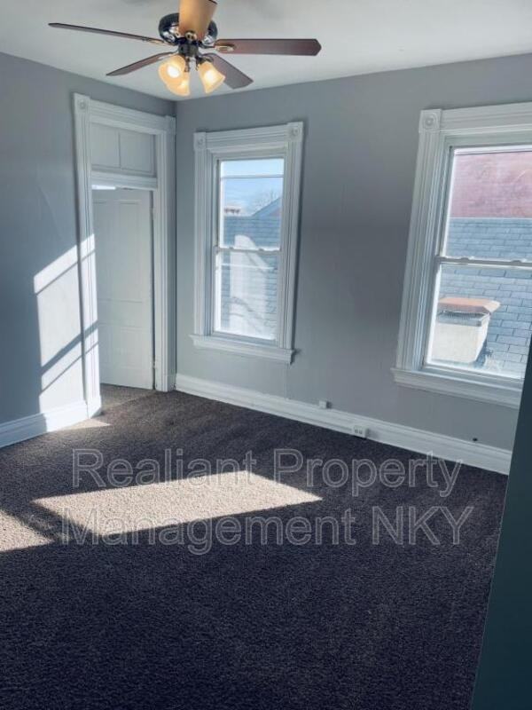 1551 Holman Ave - Photo 3 of 10