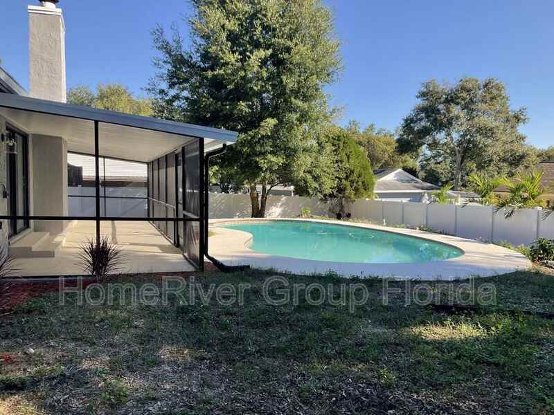 1019 Ridgefield Dr - Photo 2 of 21