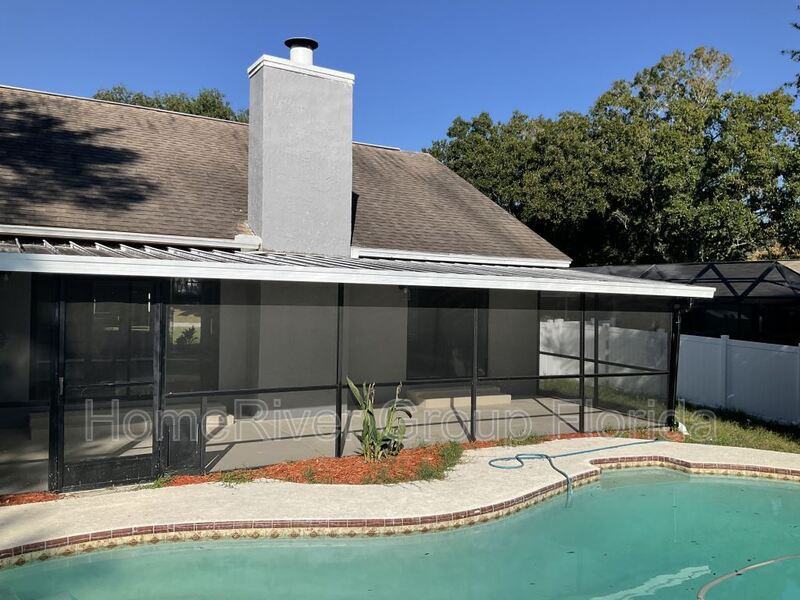 1019 Ridgefield Dr - Photo 3 of 21