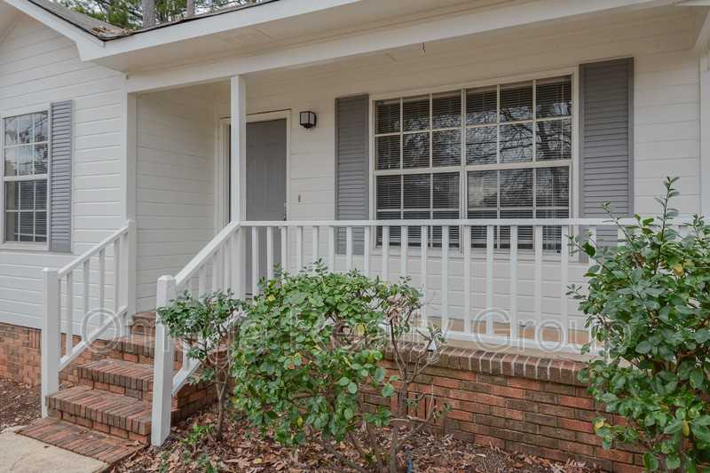 1052 25th Ave N - Photo 6 of 36