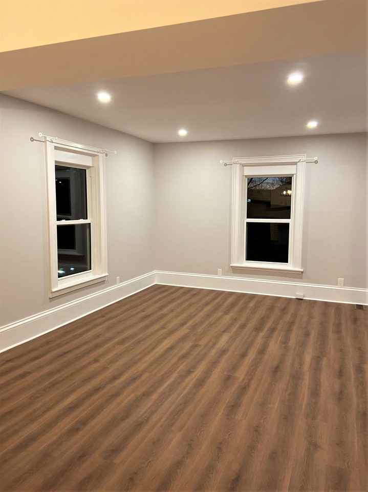 77 Scugog Street - 2 - Photo 3 of 6