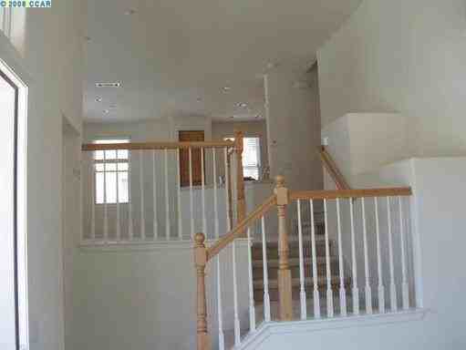 2105 Lewis St - Photo 2 of 4