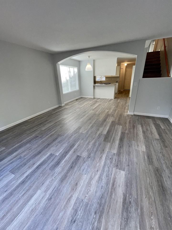 473 Ne Conifer Blvd - Photo 5 of 16