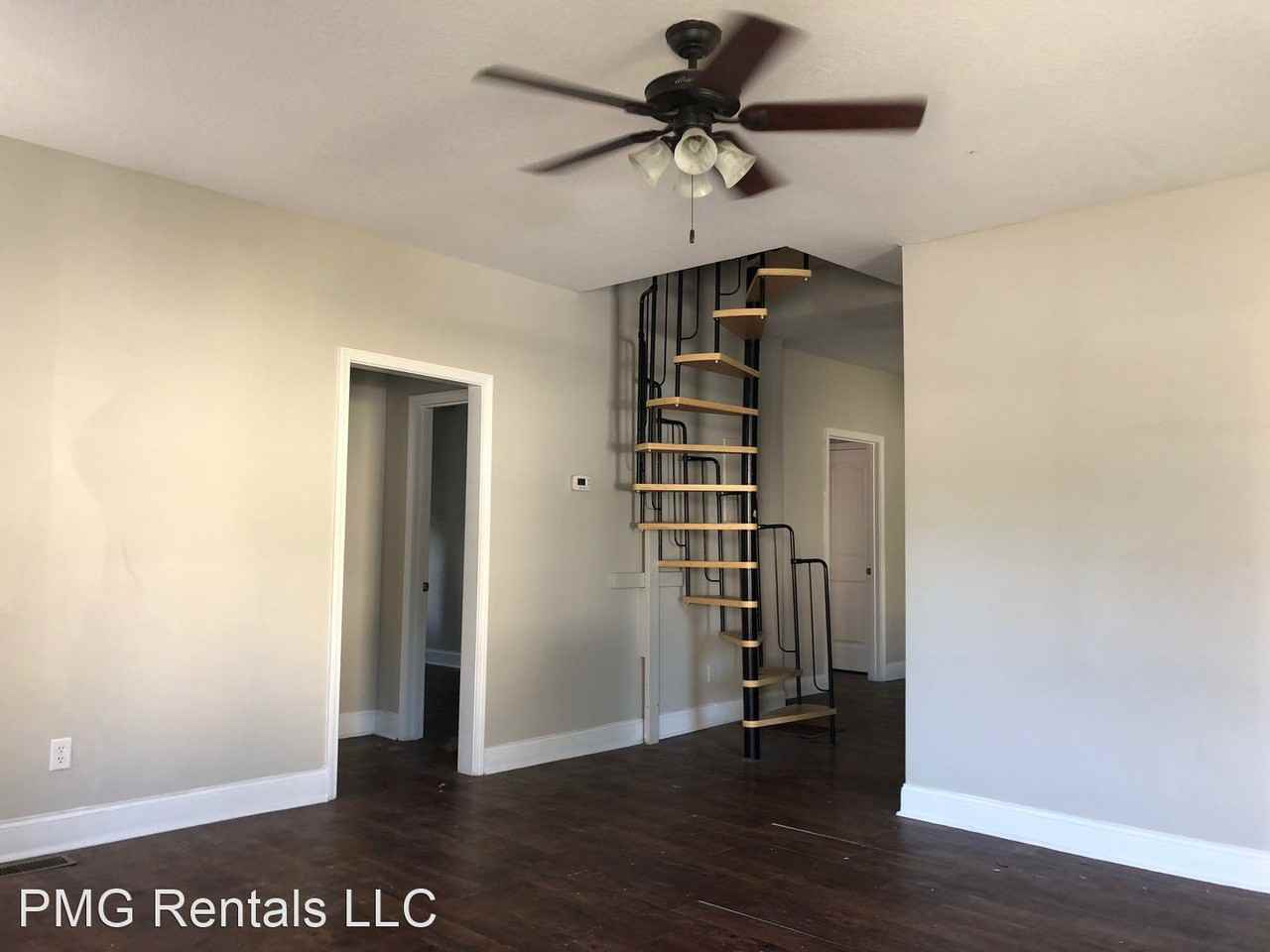 452 South College St. - Photo 2 of 4