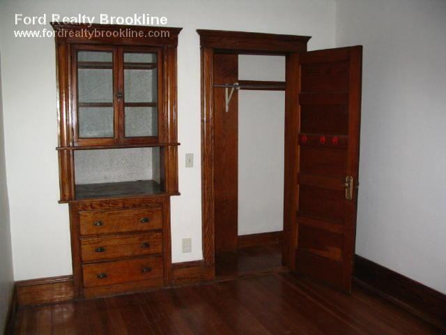 125 Belgrade Ave 5 - Photo 2 of 5