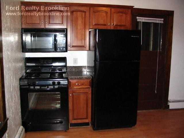 125 Belgrade Ave 5 - Photo 3 of 5