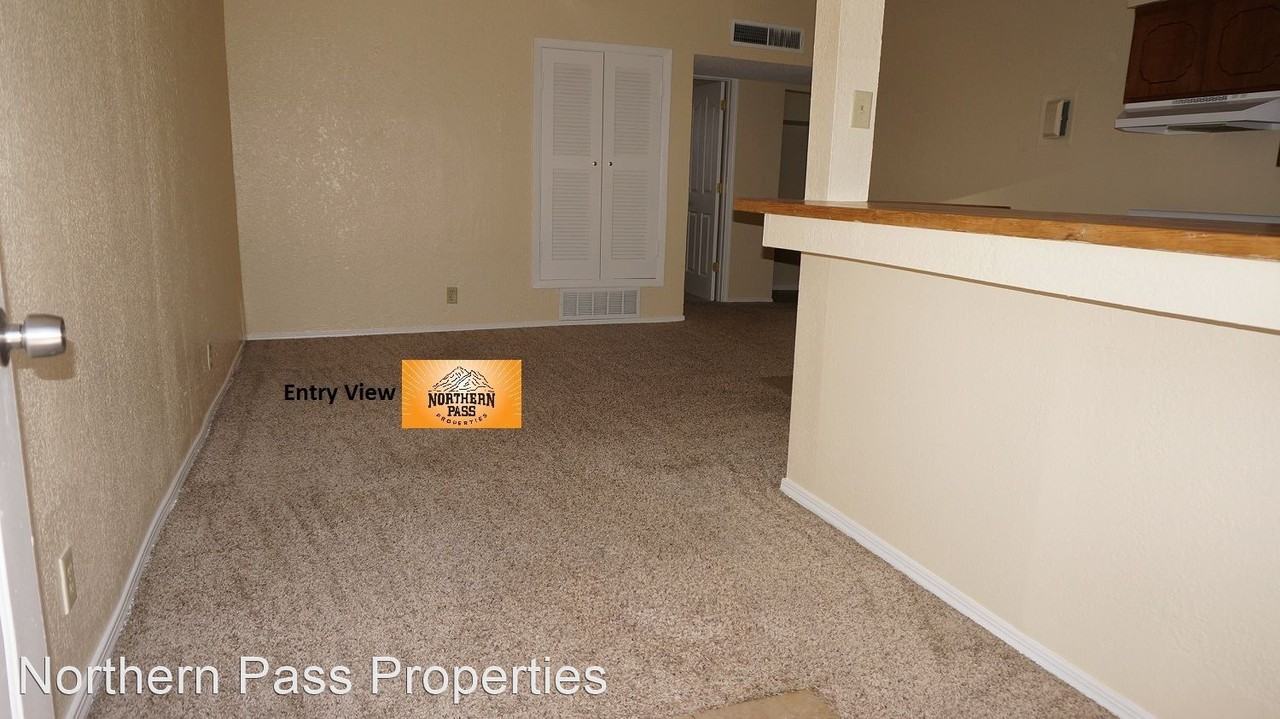 3403 Pershing - Photo 3 of 8