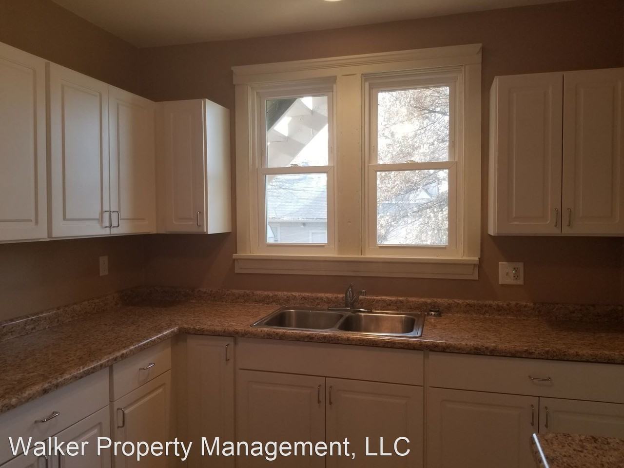 858 Lincoln Ave - Photo 3 of 9