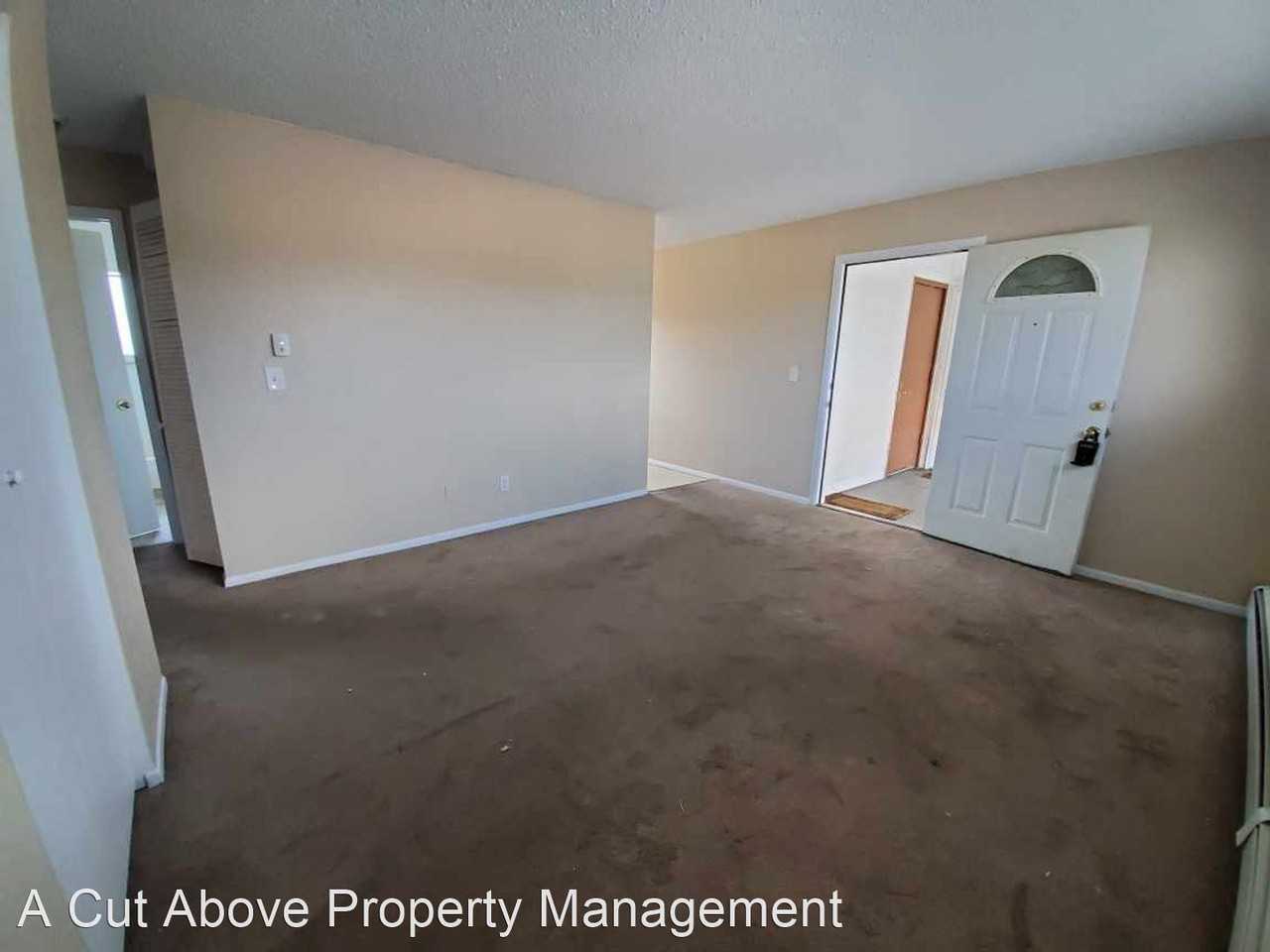 1709 Hampton South - Photo 3 of 6