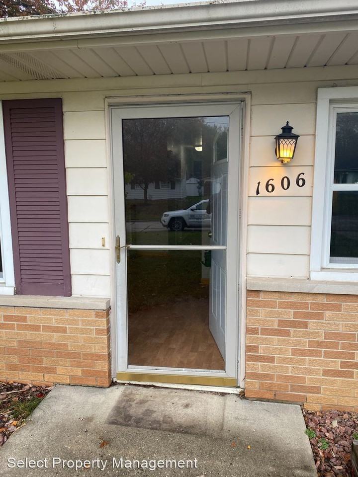 1606 Melbourne Dr - Photo 2 of 26
