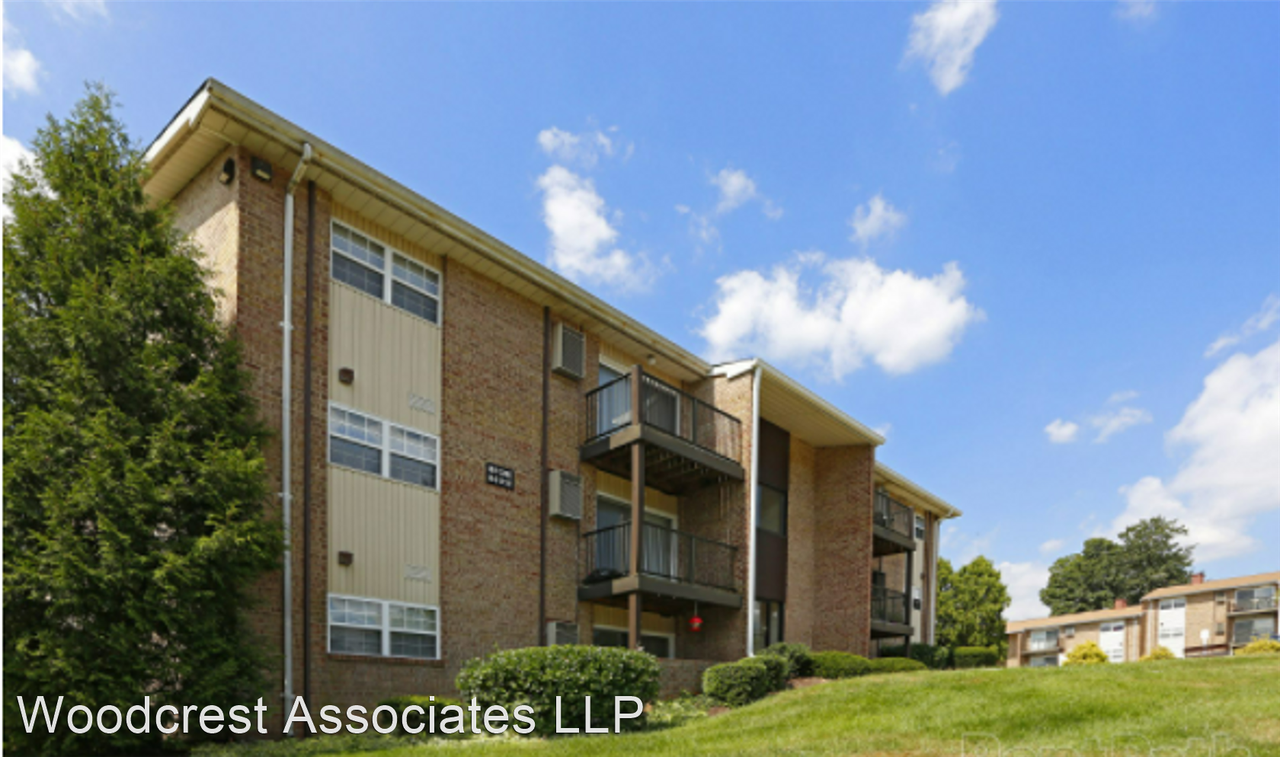 Woodcrest Apartments - Photo 2 of 4