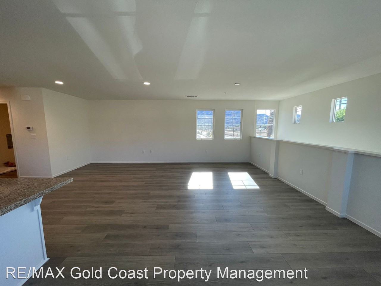 112 Main St - Photo 3 of 29