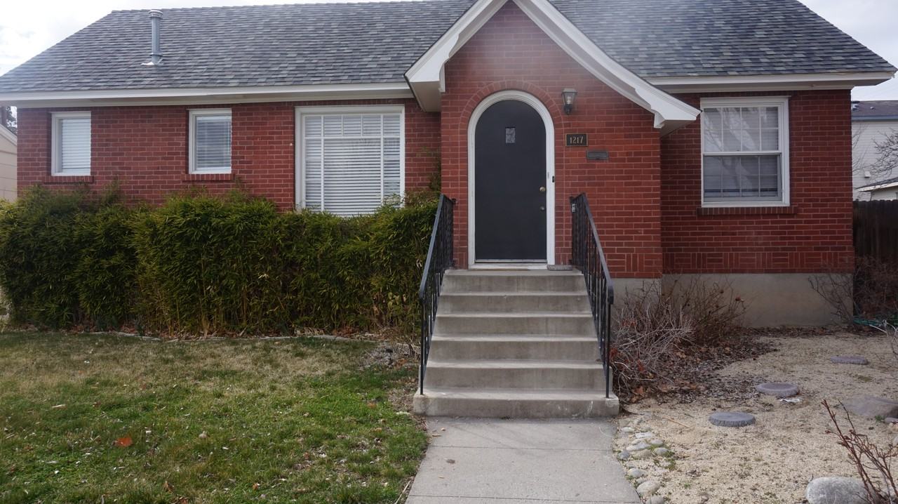 1217 Humboldt St - Photo 3 of 38