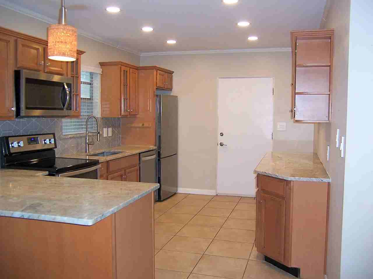 1315 E Central Blvd - Photo 2 of 9