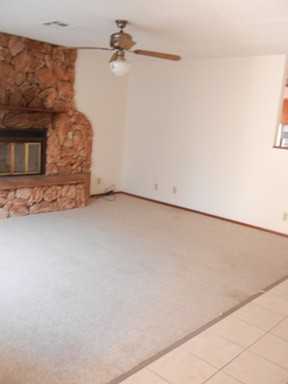 4556 Quartz Hill Rd - Photo 3 of 10