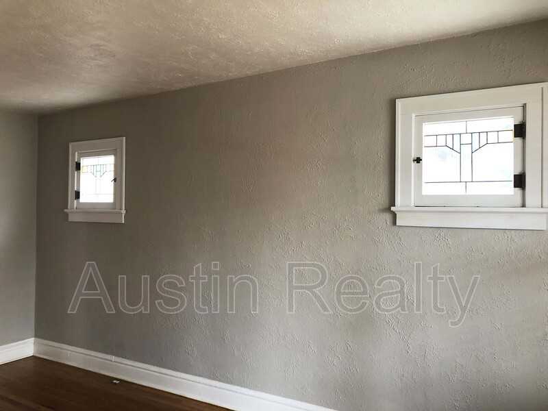 5822 W Park Ave - Photo 3 of 10