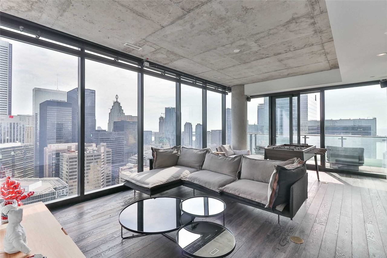 224 King Street West