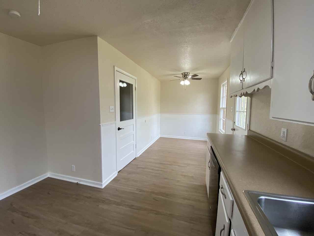 413 East Hampton Road - Photo 2 of 11