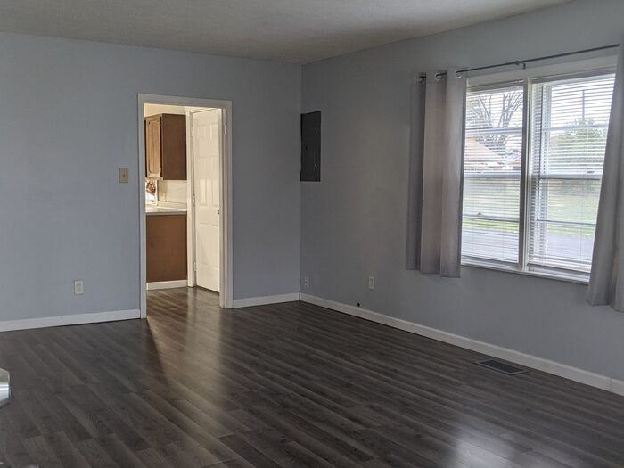 7652 S State Road 46 - Photo 3 of 10