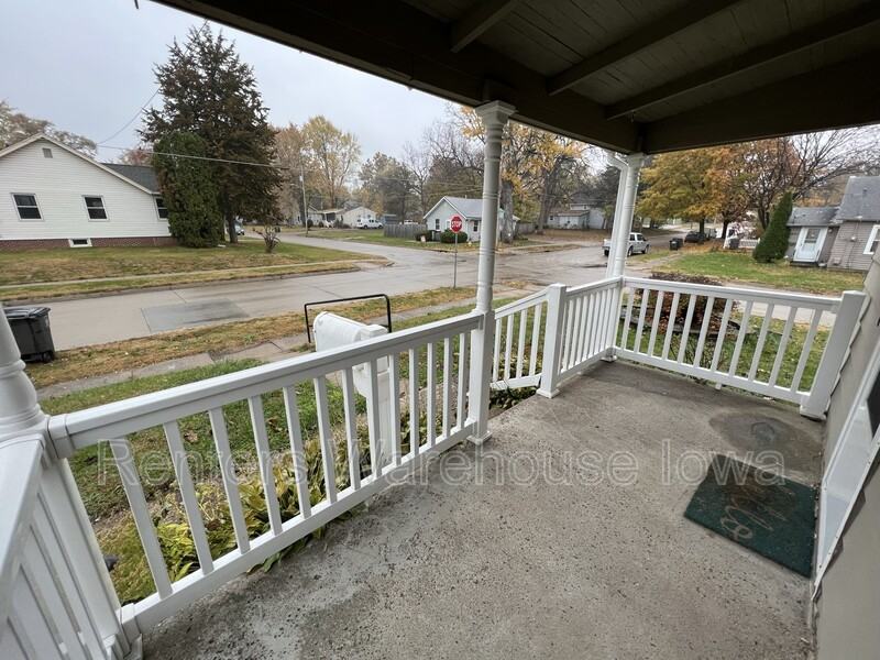 2759 E Washington Ave - Photo 2 of 18