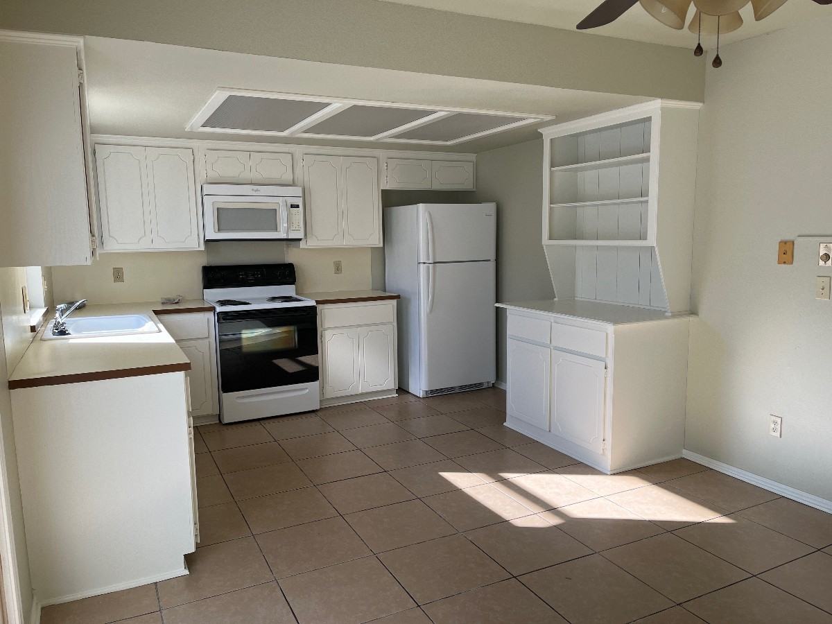 2126 Nw 118th St #1 - Photo 6 of 12