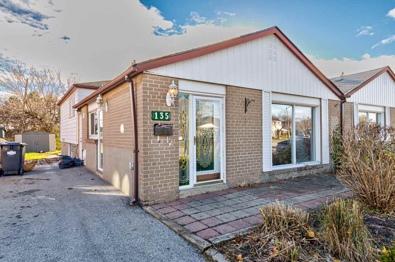 135 Avondale Blvd. Apartments 135 Avondale Blvd, Brampton, ON L6T 1H5